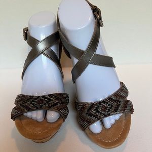 New Minnetonka Wedges